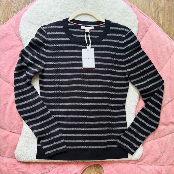 Tommy Hilfiger Sweaters - NWT ~ Tommy Hilfiger Shimmer Crewneck Women’s Sweater